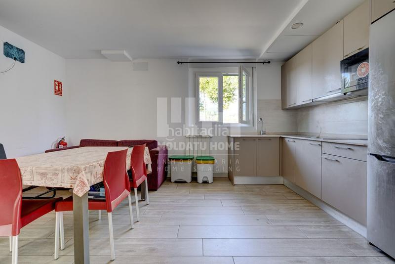 Foto b4f7a8bb-cd1a-4464-b1fa-3465e8771214. Casa amb aparcament a Lezo