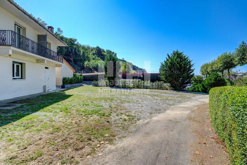 Foto b6aaec09-b16f-4629-9921-785fc6f60178. Casa amb aparcament a Lezo