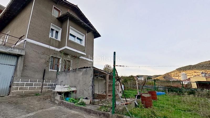 Foto f3dc6a5b-14ae-4ee0-8c2c-649796f085df. Pis a Lemoa