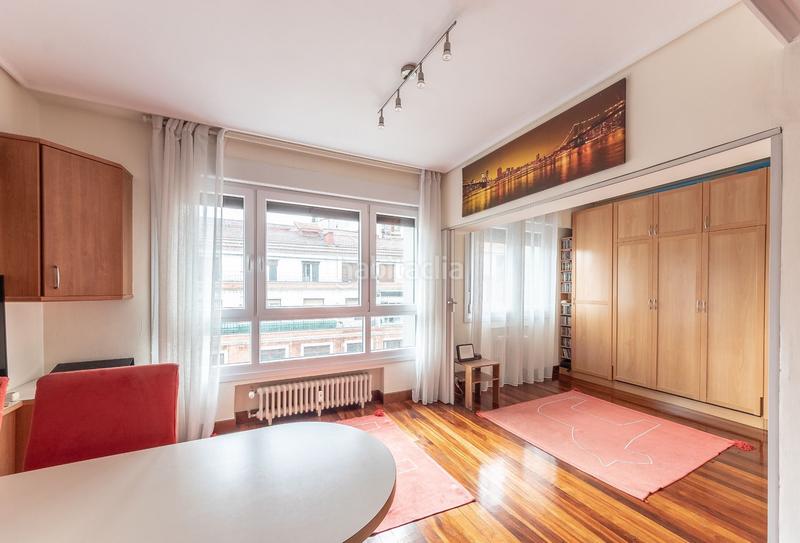 Foto 31b07bca-e7e4-4060-b5d8-4f80ef6eb0b7. Pis amb calefacció a Zabalburu Bilbao