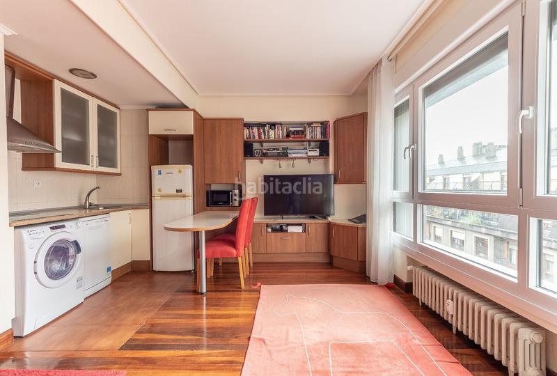 Foto 5e6e5c7b-66df-48ee-9d8c-00995ad984b1. Pis amb calefacció a Zabalburu Bilbao