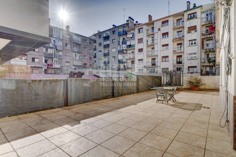 Foto a6cdd07a-8b36-49d7-a5c7-a29410493c3a. Piso calle aduana con gran terraza en Centro - Mendibil - Santiago Irun