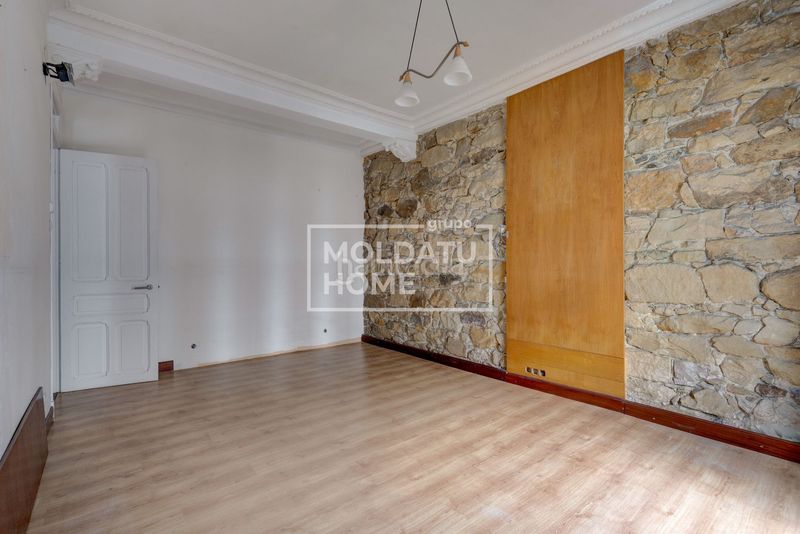 Foto 4144191f-ca11-409c-8a5a-1034872d2411. Apartament amb calefacció a Área Romántica Donostia - San Sebastián