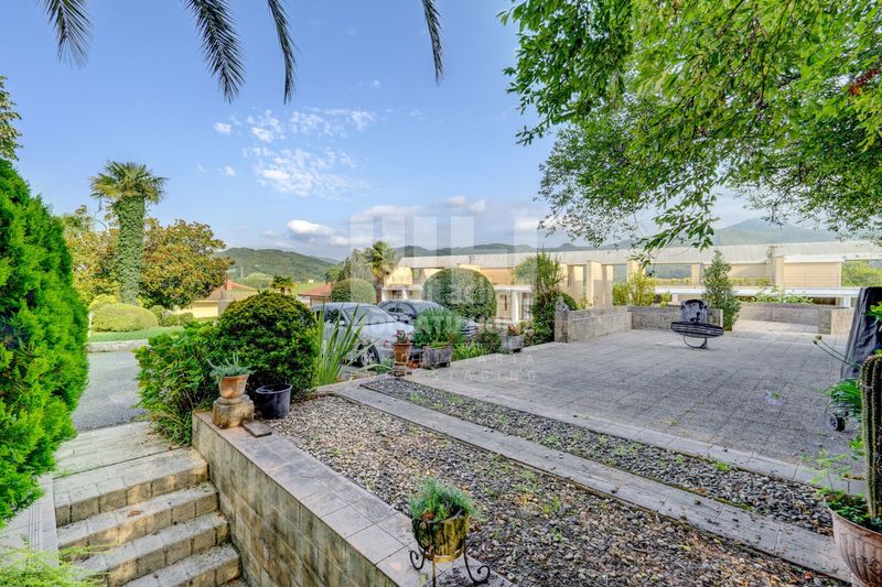 Foto 62703bef-e2da-44f9-8608-b4c7f1daffbc. Dúplex amb calefacció aparcament piscina a Centro - Mendibil - Santiago Irun