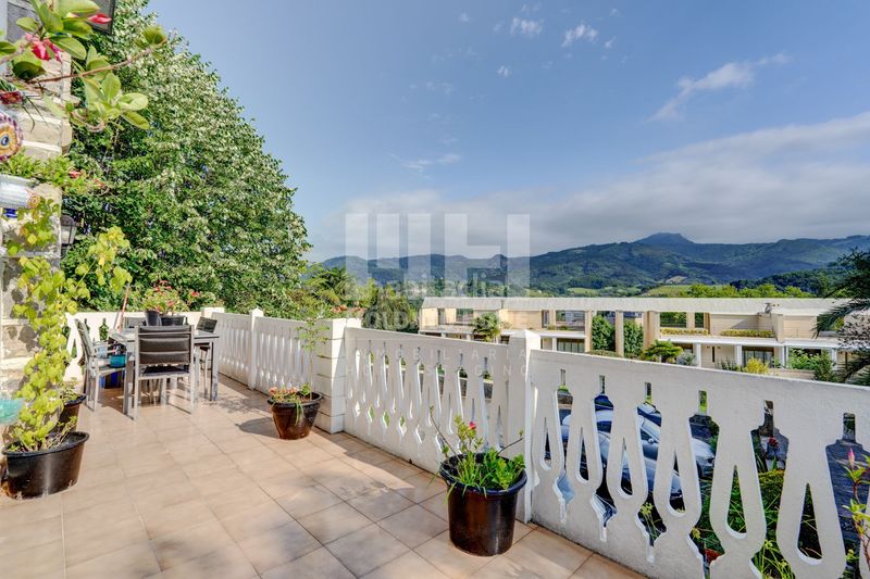 Foto 76dd8413-4a1a-4464-a73d-868baa9414c5. Dúplex amb calefacció aparcament piscina a Centro - Mendibil - Santiago Irun