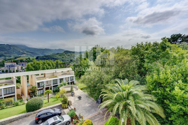 Foto 98c2ea57-7f76-4214-9882-a258211371ce. Dúplex amb calefacció aparcament piscina a Centro - Mendibil - Santiago Irun