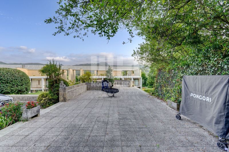 Foto d1bf3a80-7aa5-4be4-907b-be2b4f2ddcfa. Dúplex amb calefacció aparcament piscina a Centro - Mendibil - Santiago Irun