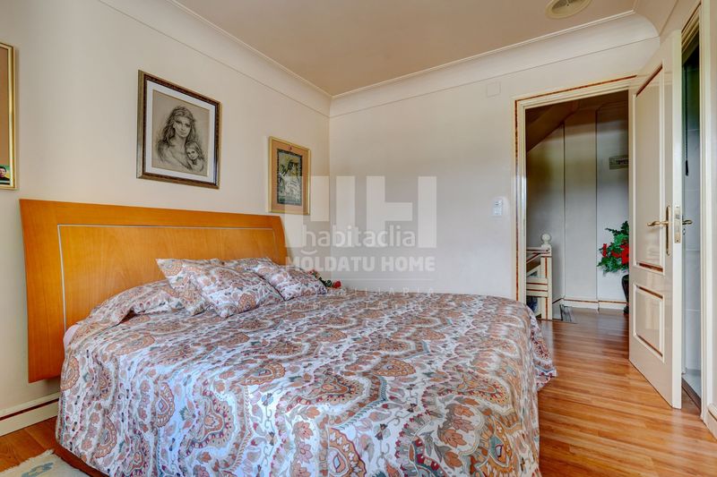 Foto ed50c36b-6a07-449a-959f-dc271a07b19c. Dúplex amb calefacció aparcament piscina a Centro - Mendibil - Santiago Irun