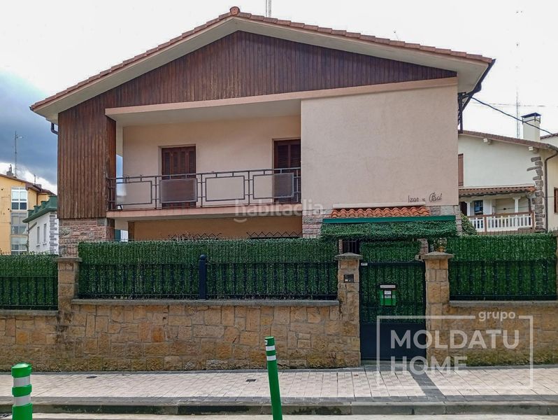 Foto 7cf6e853-8a85-4ae6-a189-bd96cad5aea0. Casa amb calefacció aparcament a Centro - Mendibil - Santiago Irun