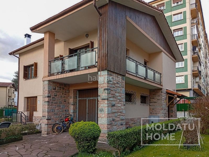 Foto bac571e2-b2d1-4a4f-b4a6-d66e2d7d6f3c. Casa amb calefacció aparcament a Centro - Mendibil - Santiago Irun