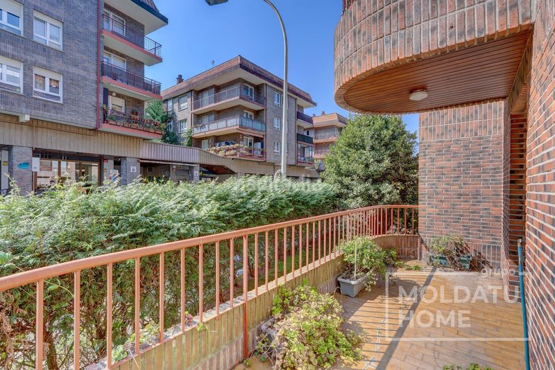 Foto bca67805-d8bd-4ef3-8020-60292ed05576. Piso  exterior en etxadi en Aiete Donostia - San Sebastián
