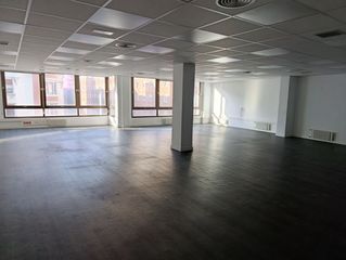 Affitto Ufficio in Ametzola. Oficinas con gran luz natural en indautxu  desde 65 m hasta plan