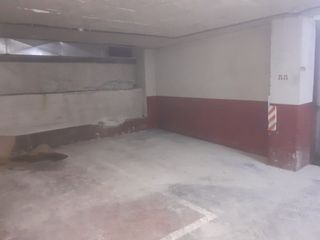 Aparcament cotxe a Gros