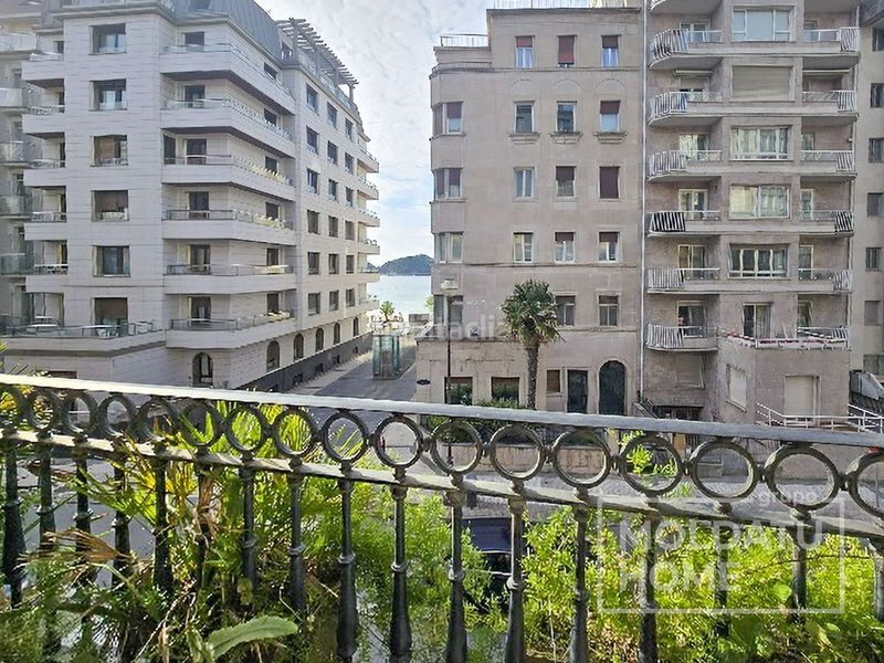 Foto 2e104c11-1436-4c7d-97d2-417bc34d2a20. Apartamento piso en venta con vistas a la concha en Donostia - San Sebastián