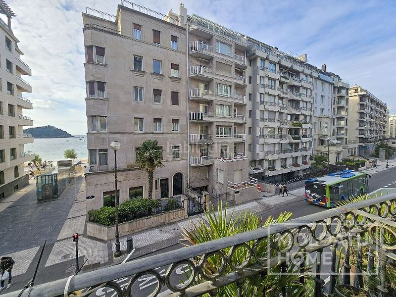 Foto 466891a5-cf50-4bc2-98c9-e290bf5b3efd. Apartamento piso en venta con vistas a la concha en Donostia - San Sebastián