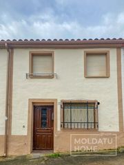 House in Desojo. Casa con gran potencial en desojo navarra  vivienda, inversión o