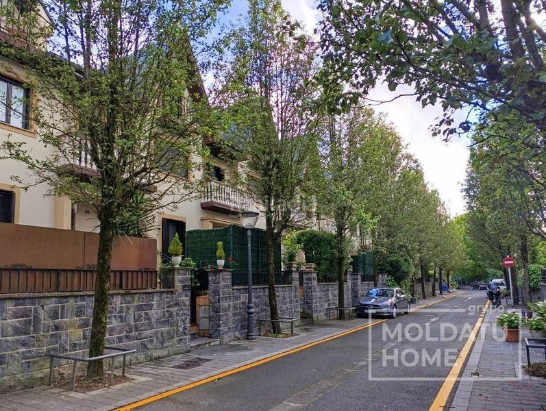 Foto b314b1ce-0c82-4976-9202-142640462f7f. Casa adossada amb calefacció aparcament a Lapice - Larreaundi - Olaberria - Meaka Irun