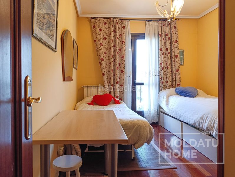 Foto f1481a86-4f6f-49a0-a31e-2ba7c72c49ab. Casa adossada amb calefacció aparcament a Lapice - Larreaundi - Olaberria - Meaka Irun