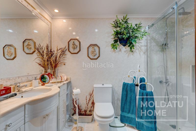 Foto b0b8fcf2-f278-4186-909b-302bb92c2a84. Pis amb calefacció aparcament piscina a Barañáin / Barañain