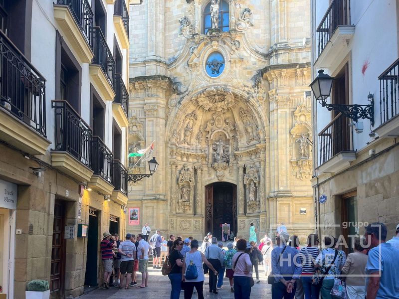 Foto 142c070b-f278-4320-9515-b52cfdae1808. Apartamento piso en san sebastián Parte Vieja en Donostia - San Sebastián