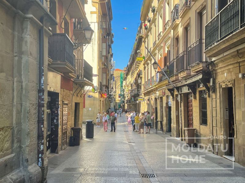 Foto e573bb8d-e49f-453f-8423-1560d5b96c4b. Apartamento piso en san sebastián Parte Vieja en Donostia - San Sebastián