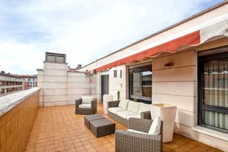 Duplex à Centro Urbano-Hirigunea. Ático dúplex en leioa