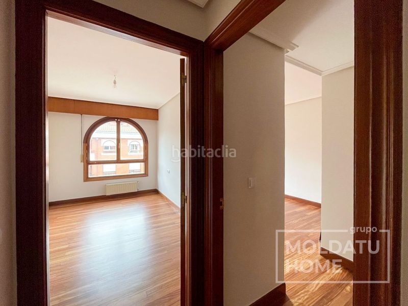 Foto 04f964c0-ebc9-41d8-87ac-9f37be4a5004. Piso  en Artatza-Pinueta-Pinosolo Leioa