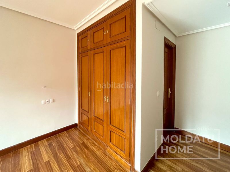 Foto 0a8dab4a-158d-46a6-8c8b-d0cfae9092f6. Piso  en Artatza-Pinueta-Pinosolo Leioa
