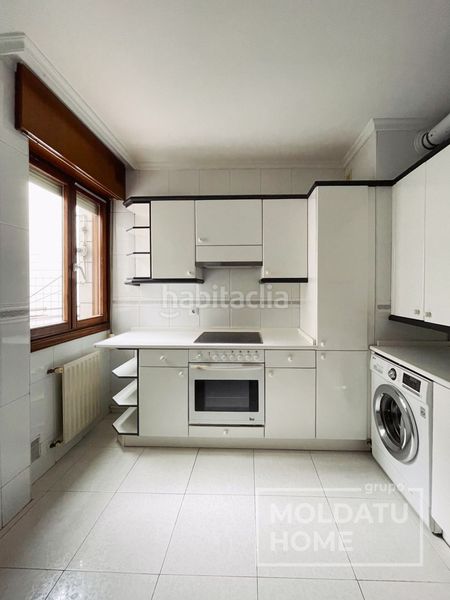Foto 23836d20-79a5-433a-8874-9df7d32dde3a. Piso  en Artatza-Pinueta-Pinosolo Leioa