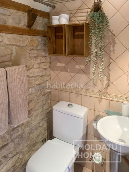 Foto 4f9ca620-69ed-48fc-859e-b804d9db7316. Casa amb calefacció a Leoz