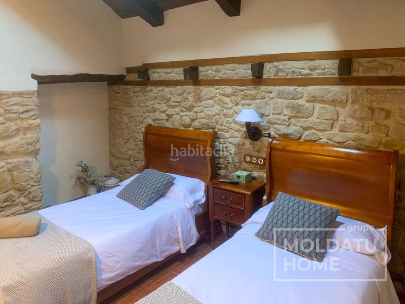 Foto ad4b7375-32a9-4f06-b653-ed0cfbcbeab5. Casa amb calefacció a Leoz