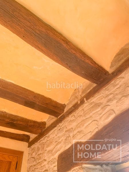 Foto c78bf985-9ccf-444f-8a5f-bf4da5a5cc66. Casa amb calefacció a Leoz