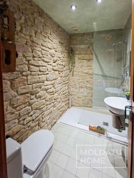 Foto d25fd9d4-96ef-406a-99f1-997a5951420e. Casa amb calefacció a Leoz
