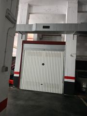 Car parking in Santutxu-Basarrate. Garaje grande