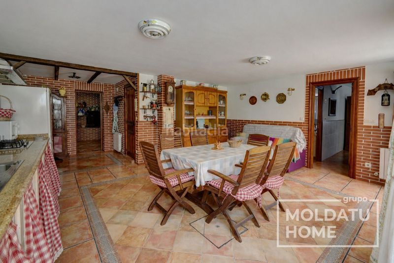 Foto 165d736d-83b2-4bf4-8629-68acd907249c. Casa amb calefacció aparcament a Arnuero