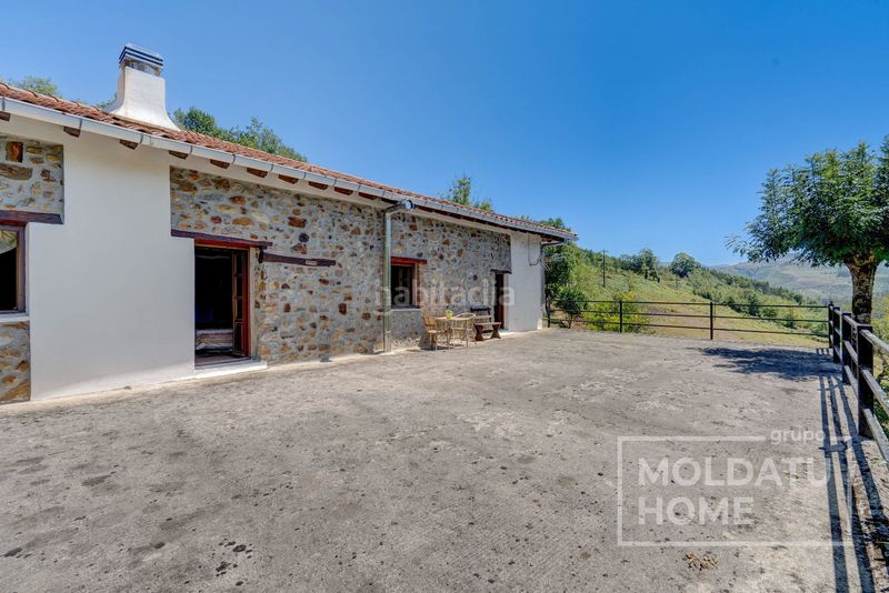 Foto 3e5f3210-e7a2-4429-a277-279bbc72668c. Casa amb calefacció aparcament a Mendaro