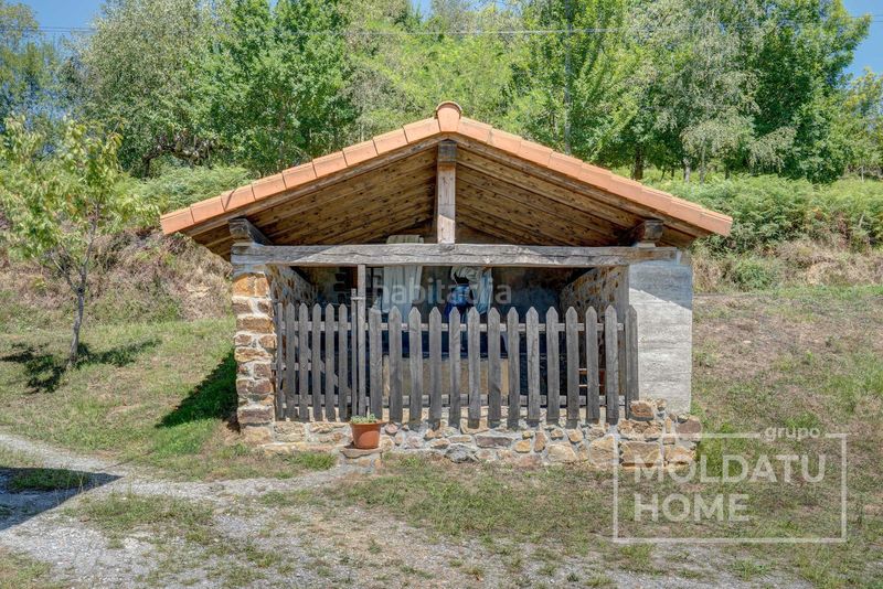 Foto b007ccef-4fe1-41ff-989c-f47df258a981. Casa amb calefacció aparcament a Mendaro