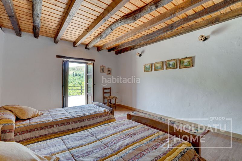 Foto b609baba-71d8-4661-b76c-cd1f7f014345. Casa amb calefacció aparcament a Mendaro