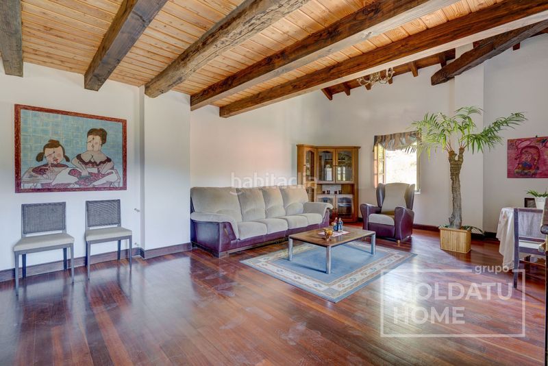 Foto f10e6a85-aafb-4f4b-99f7-c7e942bb71a5. Casa amb calefacció aparcament a Mendaro