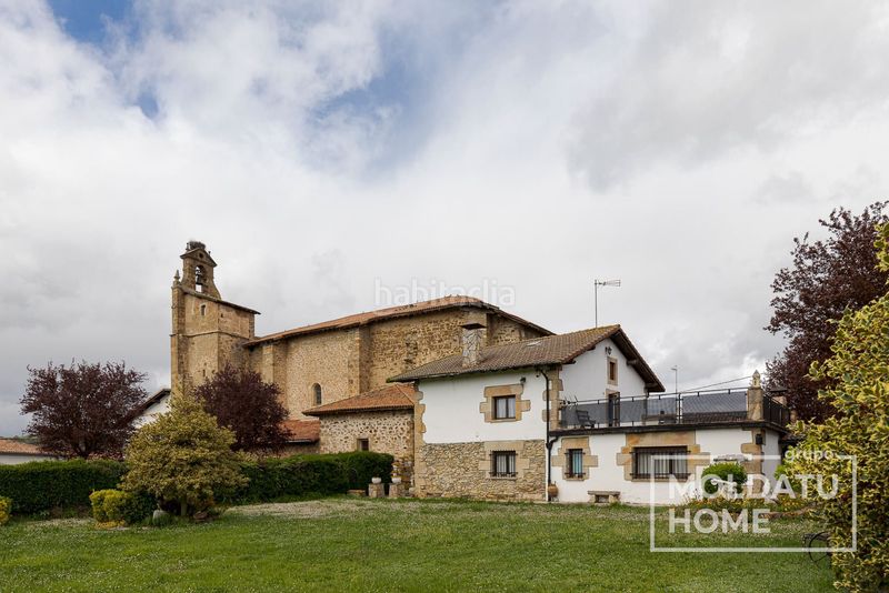 Foto ae548210-981f-4746-8847-ef9e3d304d40. Casa amb calefacció aparcament piscina a Legutiano