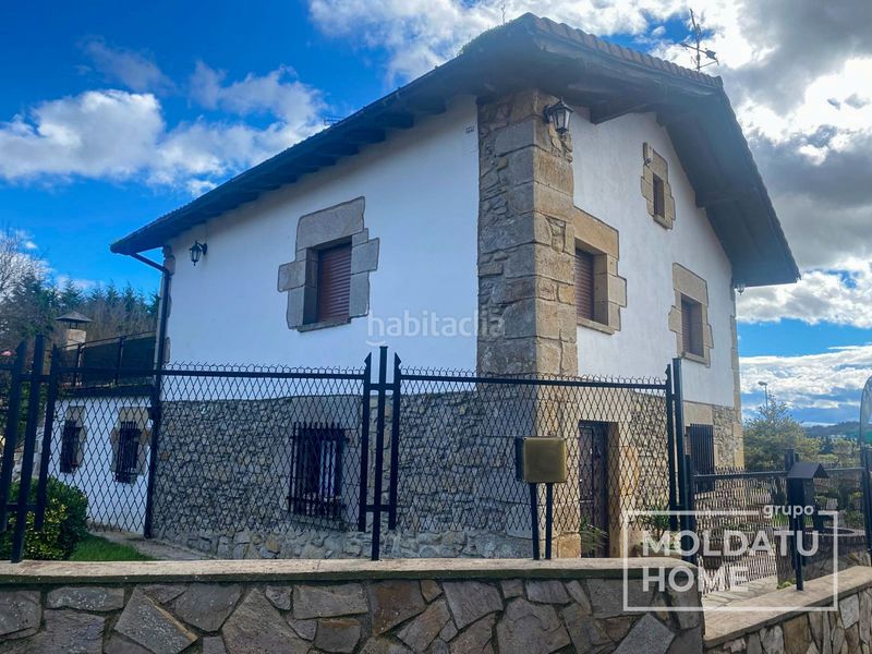 Foto ce485a52-4d6b-4ee1-aa62-fe78627f9fea. Casa amb calefacció aparcament piscina a Legutiano
