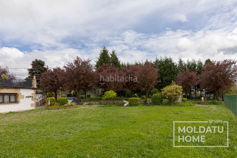 Foto f89b501b-43d3-4438-9e6b-e14705cb7456. Casa amb calefacció aparcament piscina a Legutiano