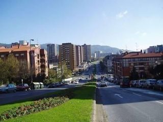 Piso en Otxarkoaga. Ático moderno con ascensor, trastero y aire acondicionado. listo