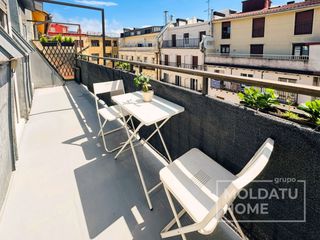 Pis  General jauregui. Ático reformado con terraza orientación sur en el centro de dono