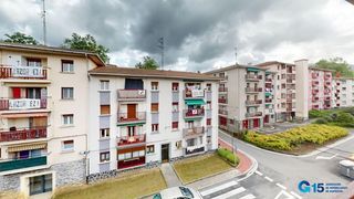 Flat  Doktor huizi kalea. Vivienda de 3 habitaciones con balcon