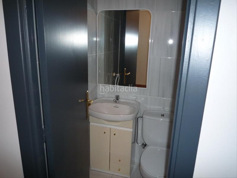 Foto 18b58f4b-1f74-4b55-affa-7f48982c2c20. Location local commercial dans Andoain