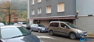 Aparcament cotxe  Sortalde kalea. Garaje cerrado de 72 m2