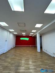 Rent Industrial building in Avenida ama kandida 21. Local destinado a almacén y oficinas