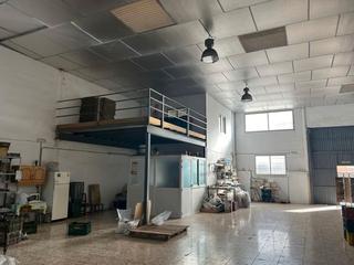 Nau industrial a El Toscar. Elche, poligono de carrus, nave dos plantas 300m2 planta baja, 1