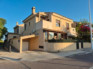 Lloguer Casa adossada a Perleta - Maitino. Perleta, bungalow tres plantas, dos terrazas, 4 habitaciones, 2
